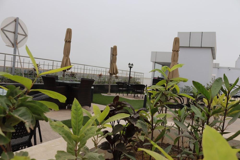 Al Dyafa Hotel Suites Salalah Exterior photo